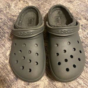 CROCS Gray Fleece-Lined Clogs